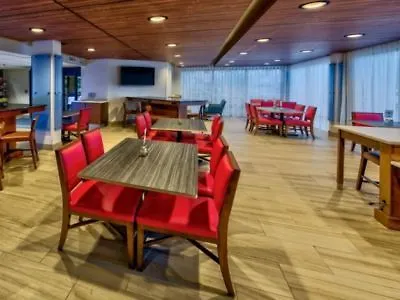 Holiday Inn Express Memphis Medical Center - Midtown By Ihg Otel