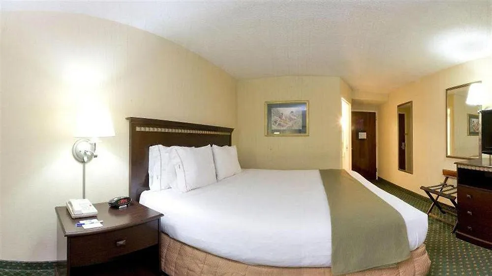 Holiday Inn Express Memphis Medical Center - Midtown By Ihg 2*,