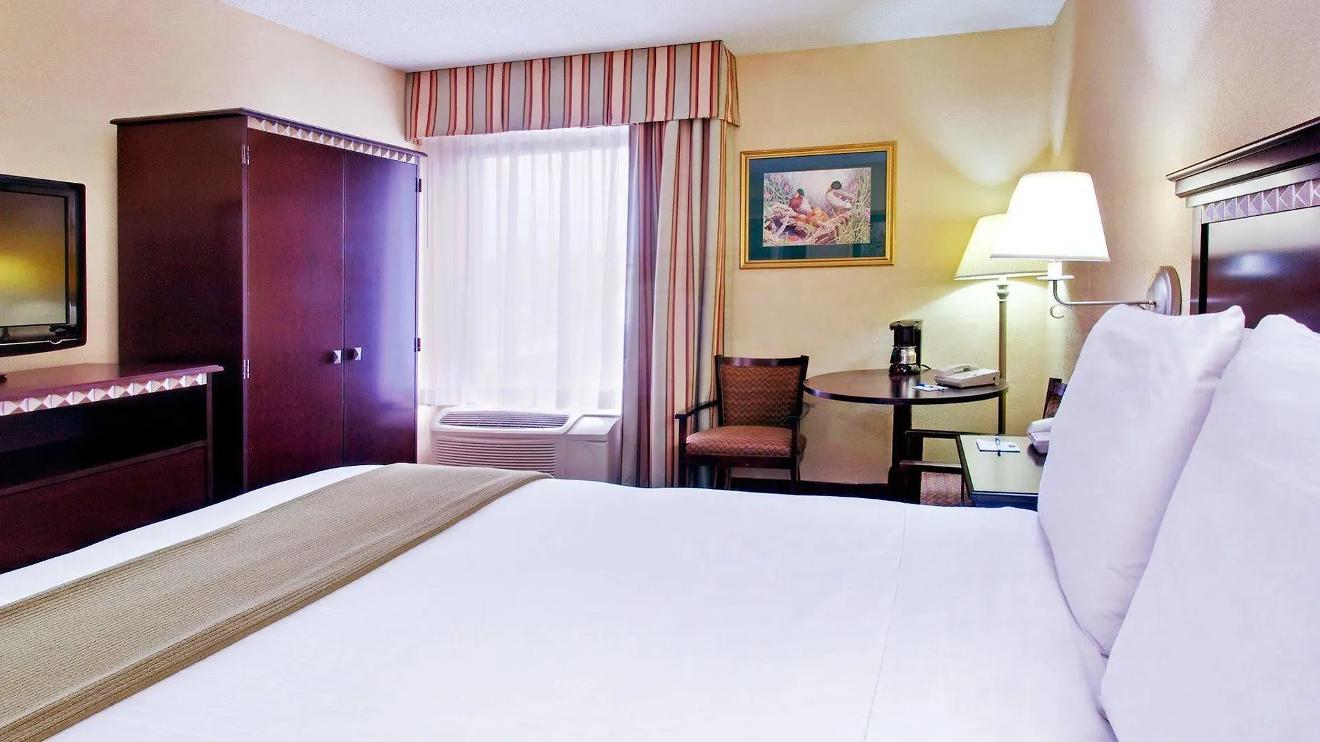 Holiday Inn Express Memphis Medical Center - Midtown By Ihg 2*,